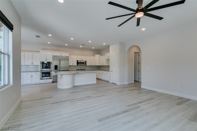 Building Photo - 11370 Merado Peak Dr