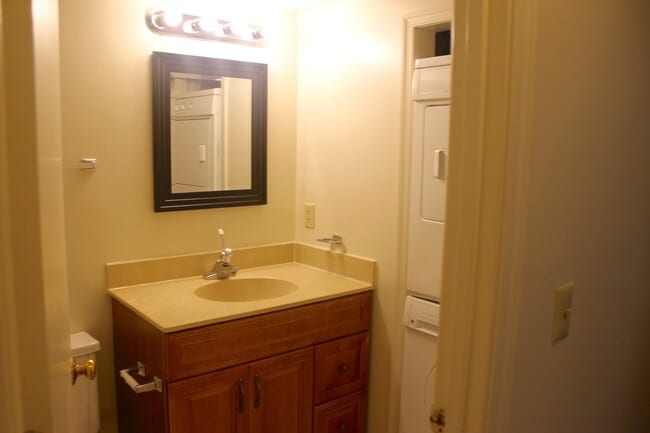 Building Photo - 1034 Blue Ridge Dr