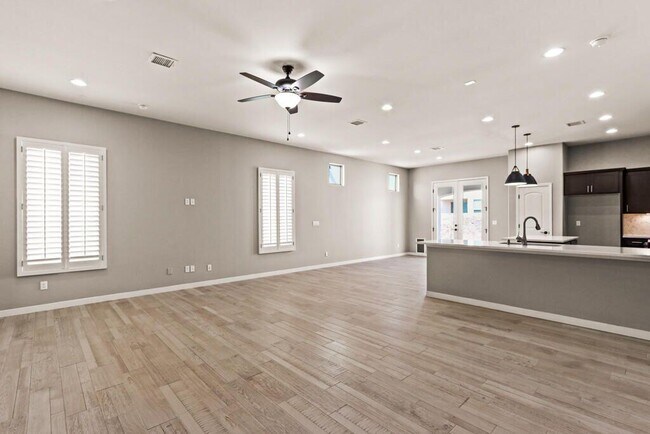 Building Photo - 13591 Hazlewood St