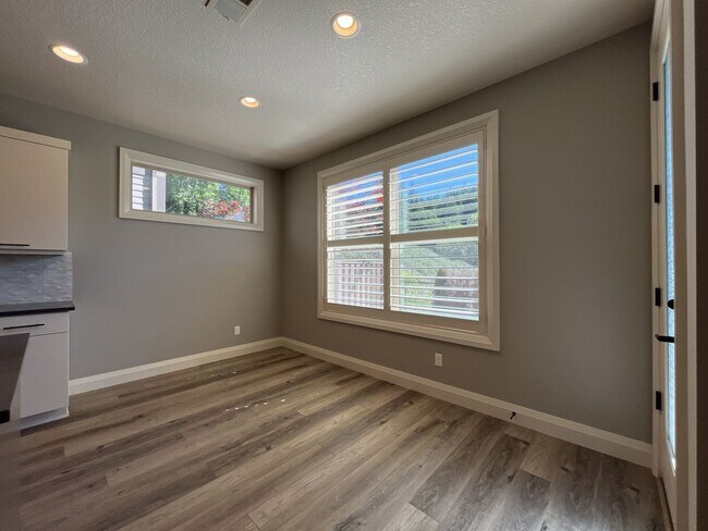 Building Photo - Elegant South Cooper Mountain Home with 4 Bedrooms, Bonus Room, Main-Level Suite & Designer Finishes