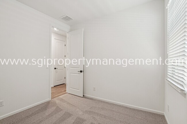 Building Photo - 18259 La Senda Dr W