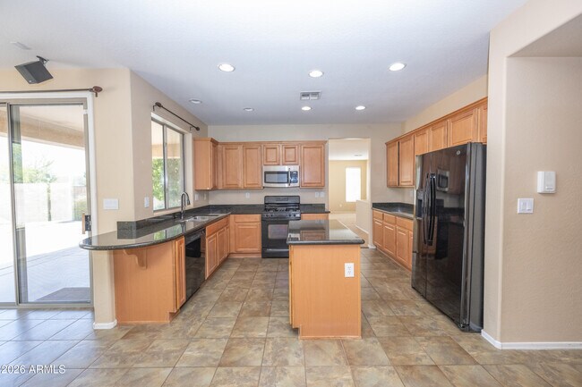 Building Photo - 2023 W Shackleton Dr