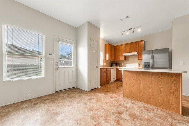 Building Photo - 29731 Sullivan Oaks Dr