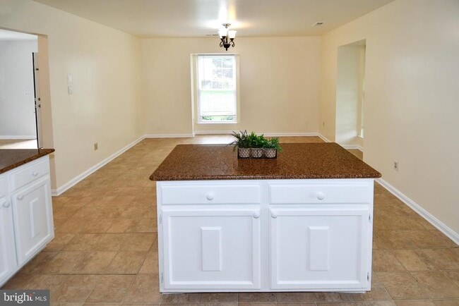 Building Photo - 6125 Trident Ln