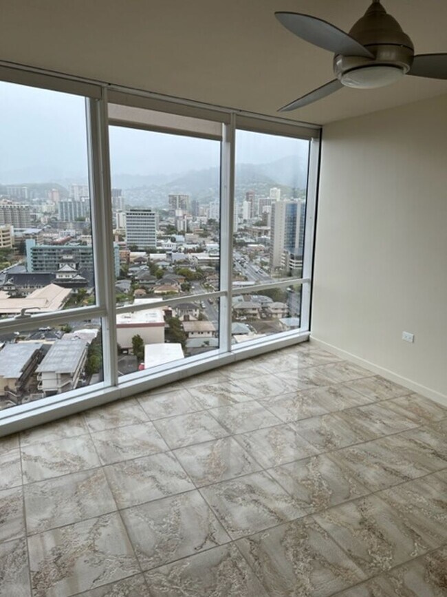 Building Photo - 1296 Kapiolani Blvd