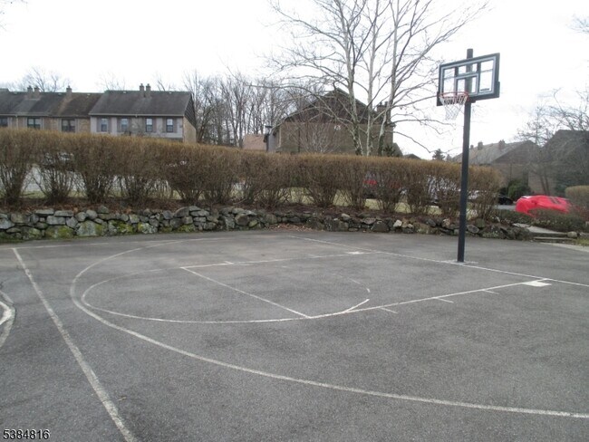 Building Photo - 181 Long Hill Rd