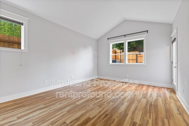 Building Photo - 7909 SW Oviatt Dr