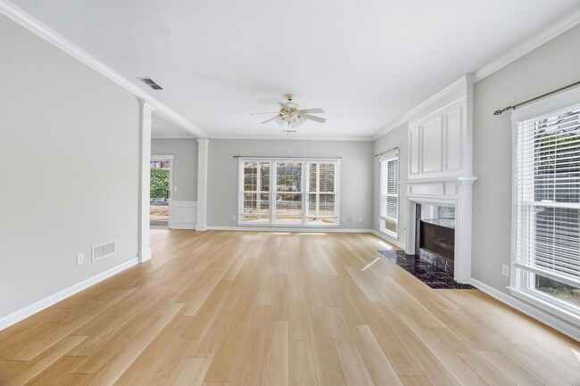 Building Photo - Spectacular John's Creek Traditional