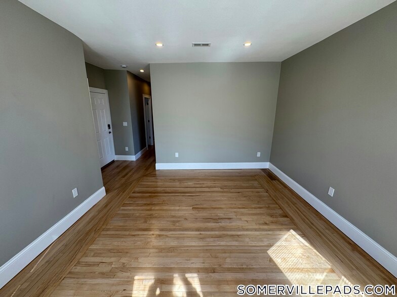 Building Photo - 29 Cameron Ave