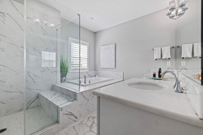 Building Photo - "Devonshire Model 5-Bedroom Retreat with 3...