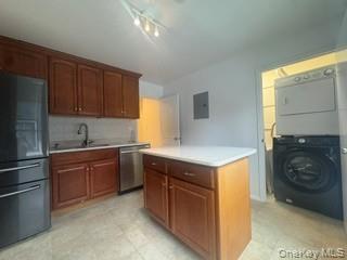 Building Photo - 215-40 23rd Rd