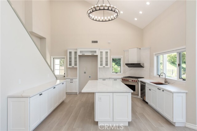 Building Photo - 2836 N Kingsgate Dr
