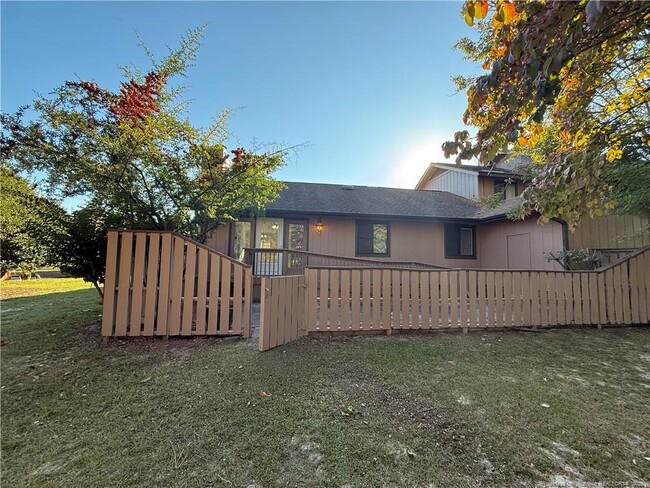 Building Photo - 6722 Irongate Dr