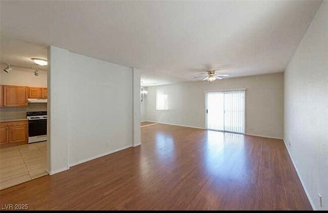 Building Photo - 9332 Golden Grape Ct