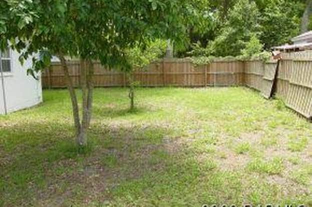 Building Photo - 460 Card Ave