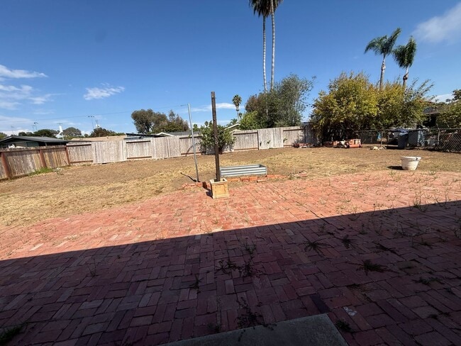 Building Photo - 1741 Lahoud Dr