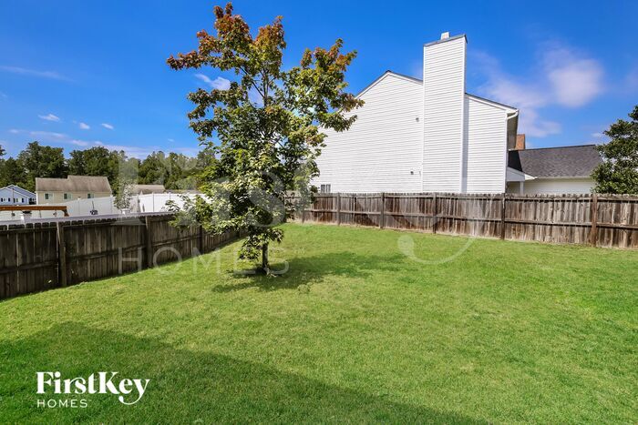 Building Photo - 811 Brantford Dr