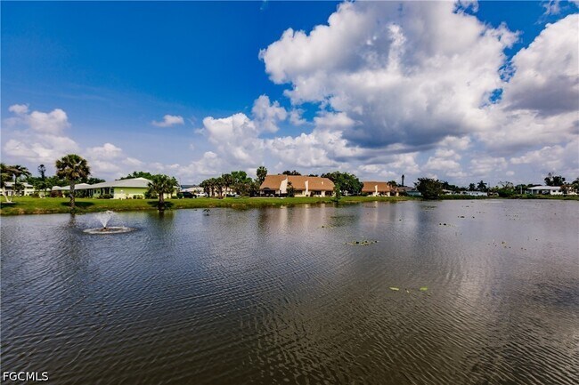 Building Photo - 6824 Sandtrap Dr