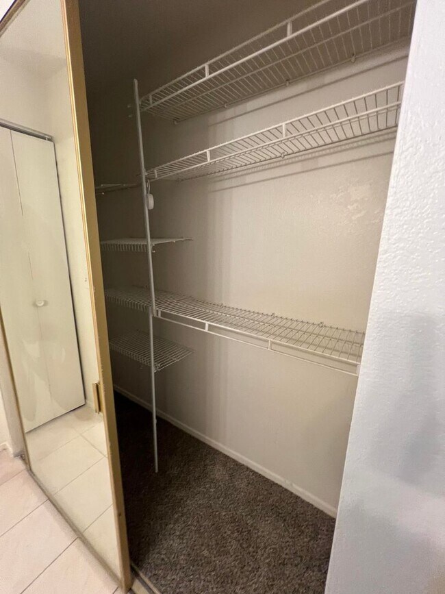 Building Photo - 5175 Caliente St