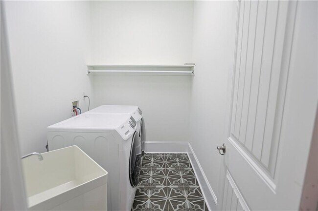Building Photo - 1296 Lenox Park Blvd NE