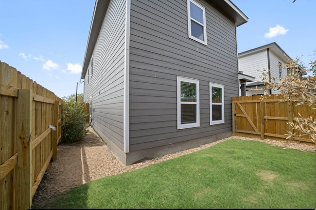 Building Photo - MOVE IN SPECIAL!! CALL FOR MORE DETAILS