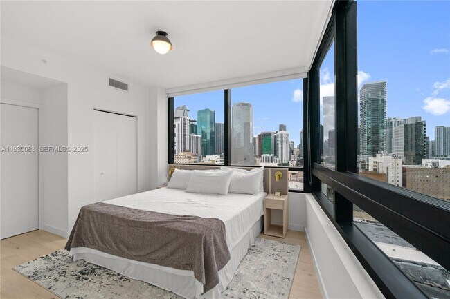 Building Photo - 225 N Miami Ave