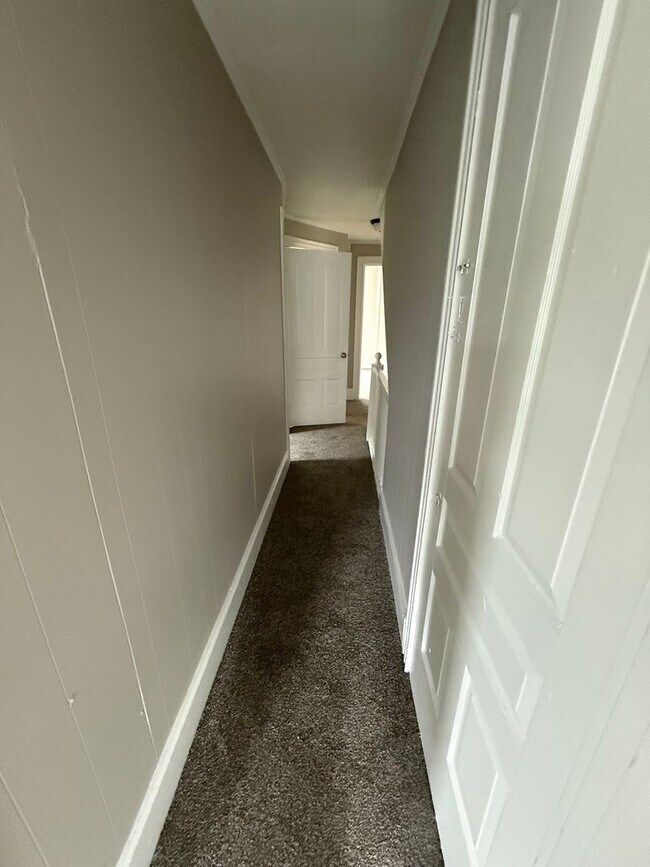 Building Photo - COMING SOON! 3 bedroom 1 bathroom Single Family Home!