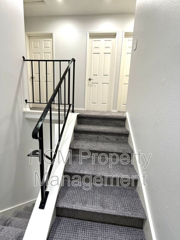 Building Photo - 9757 Cornwall Dr