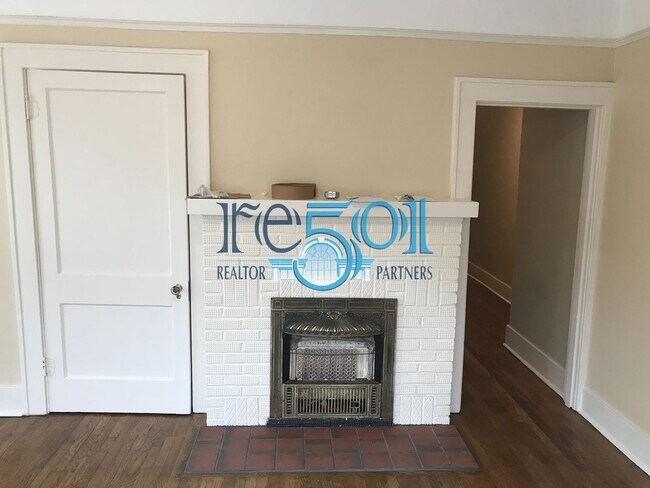 Building Photo - 1305 Kavanaugh Blvd
