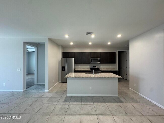 Primary Photo - 24623 W Mohave St