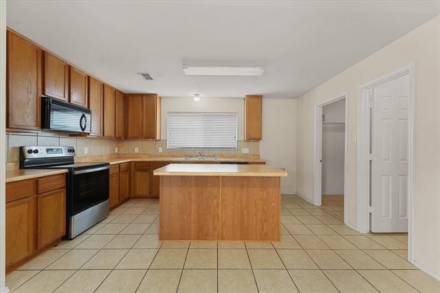 Building Photo - 5733 Mariposa Dr