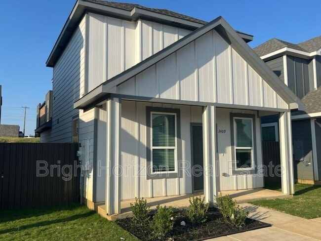 Building Photo - 3409 Valley Vista Dr