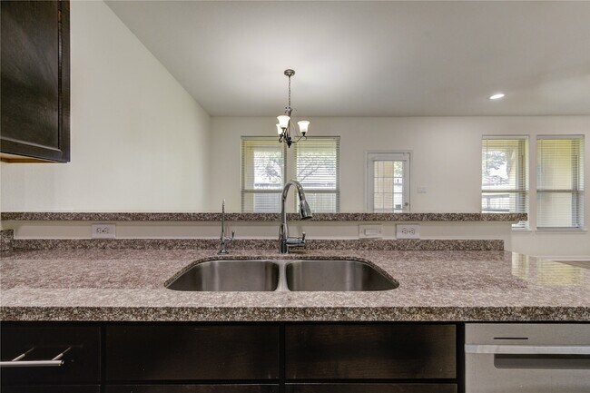 Building Photo - 17021 Wilthorne Gardens Ct