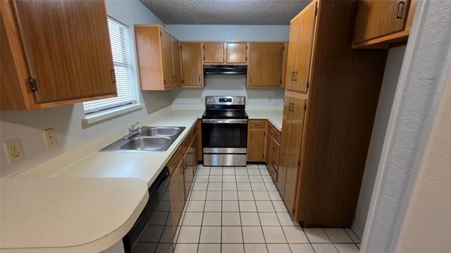 Building Photo - 900 Meadow Cir N