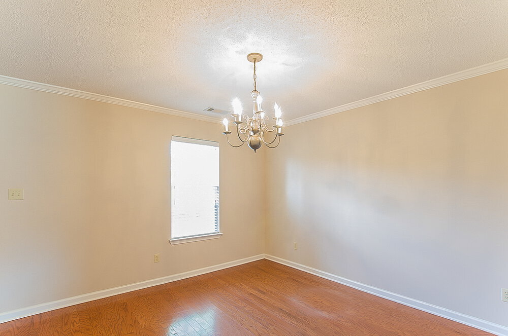 Building Photo - 10237 Green Moss Dr N