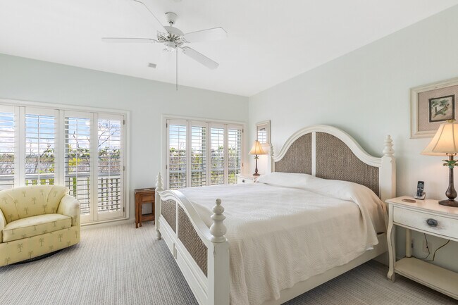 Building Photo - 701 S Harbor Dr