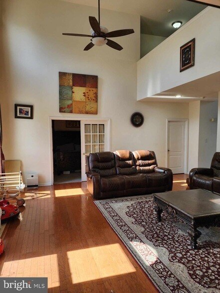 Building Photo - 2020 Paddock Ln