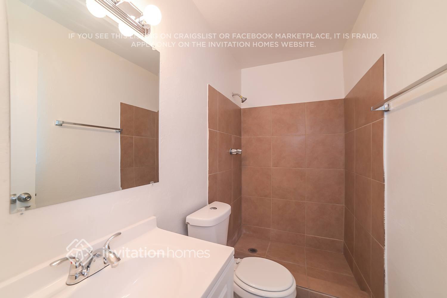 Building Photo - 3326 W Larkspur Dr