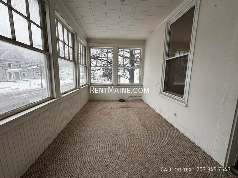 Building Photo - 276 Main St