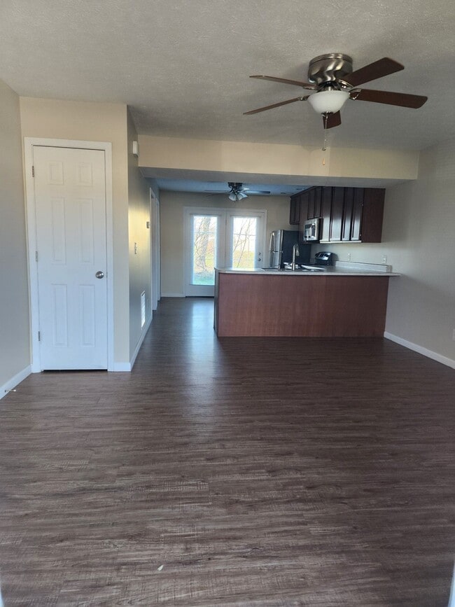 Building Photo - Willow View Townhouses