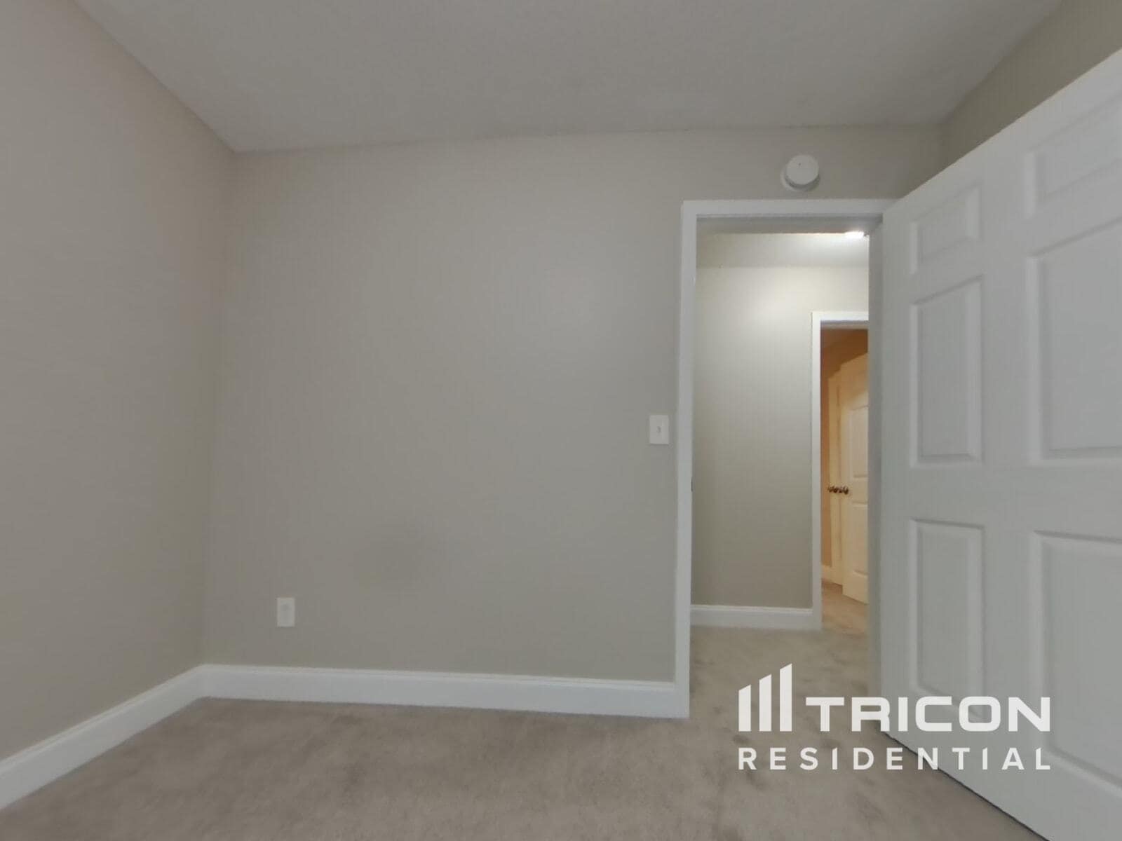 Building Photo - 381 River Trace Dr