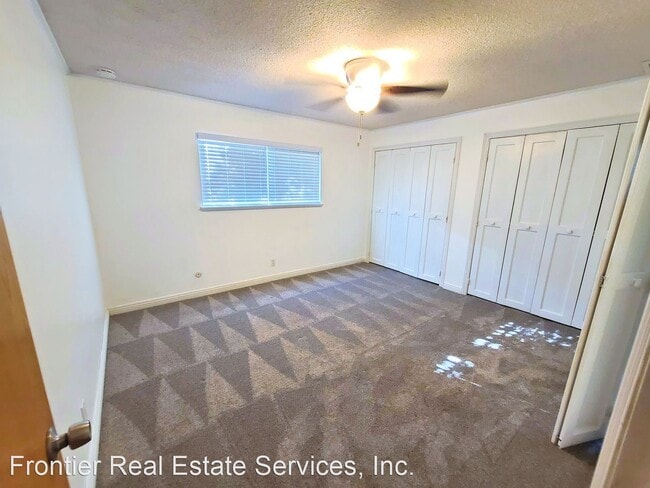 Building Photo - 3 br, 2 bath House - 4112 Charter Oaks Ave