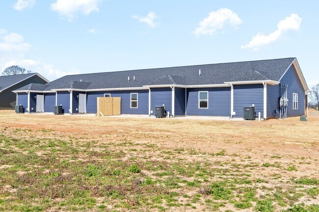 Building Photo - 9530 Russellville Rd