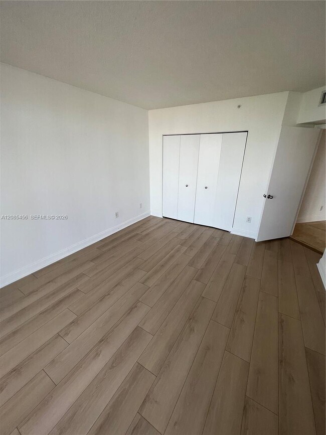 Building Photo - 21055 Yacht Club Dr
