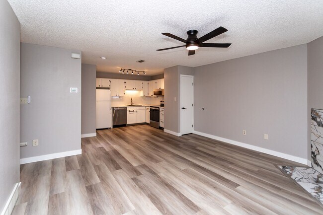 Building Photo - Cozy 2 bedroom, 1 bathroom retreat in a Gated Community!