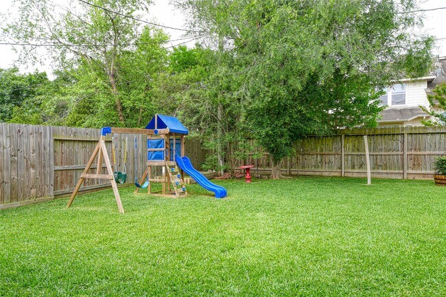 Building Photo - 25923 Marshbrook Ln