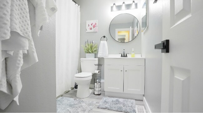 Building Photo - 7349 Colonial Dr