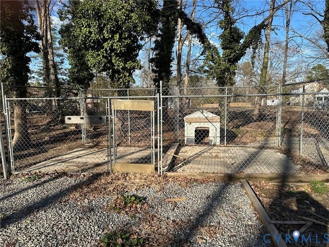 Building Photo - 10510 Courtney Rd