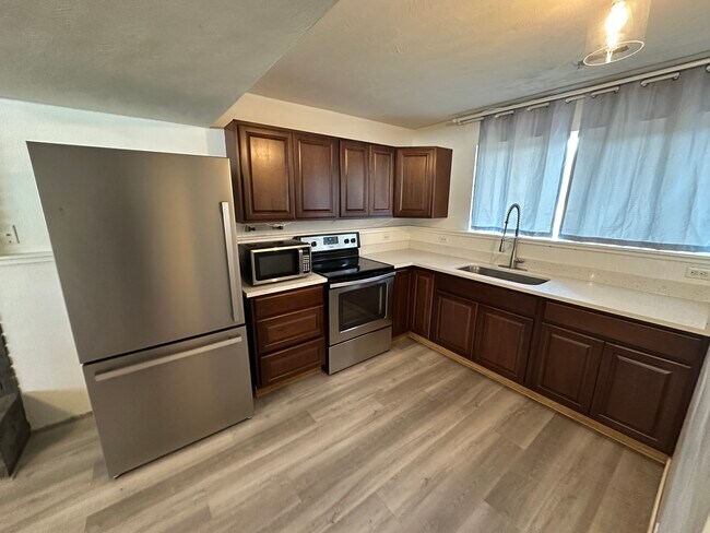 Building Photo - Orem - Single Family (Double kitchen)
