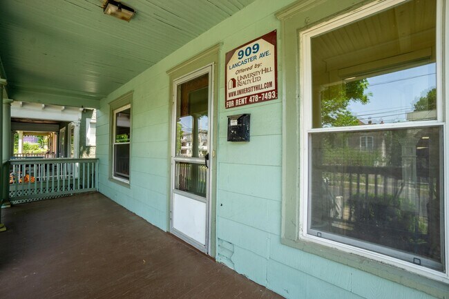Building Photo - 909 Lancaster Ave